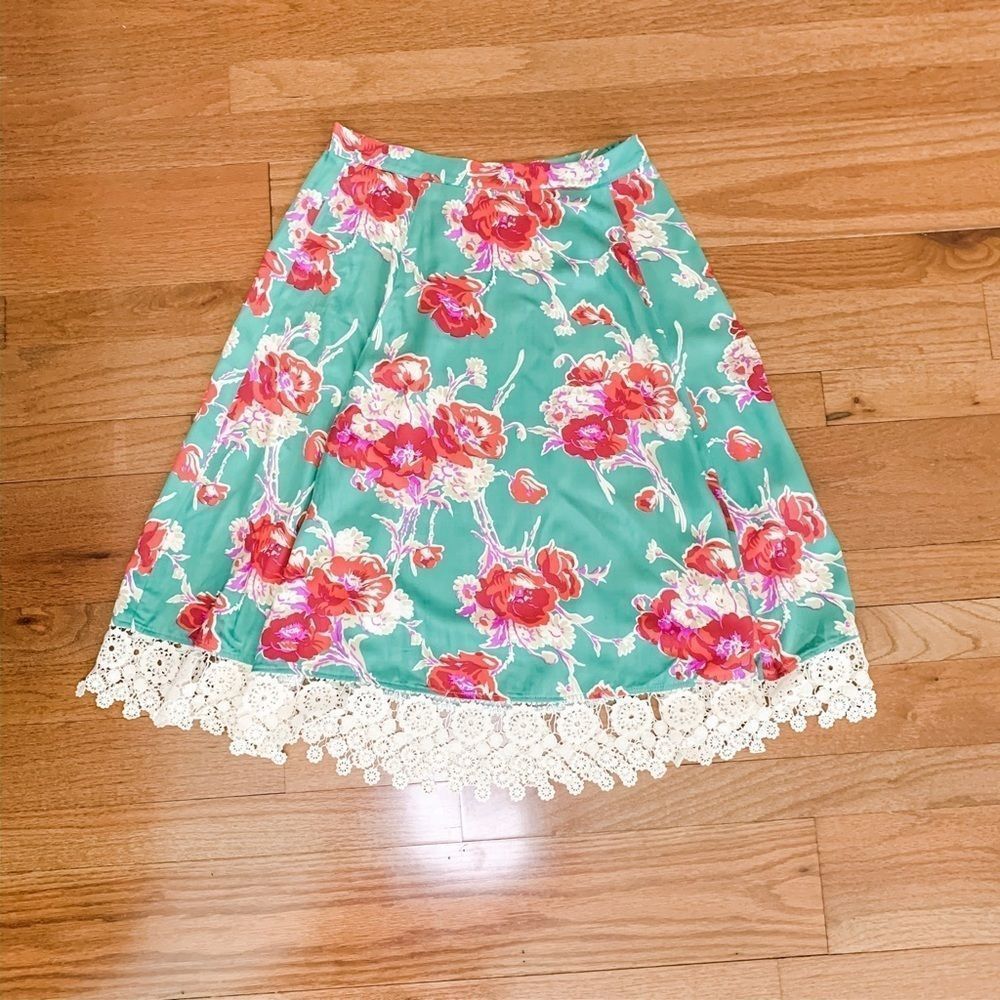 June & Hudson Green Skirt w/ Pink/Red Floral Print
